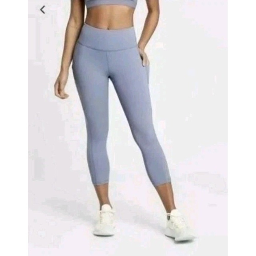 Athleta Ultimate Stash Pocket Capri Leggings Purple Size Small‎ Yoga Compression